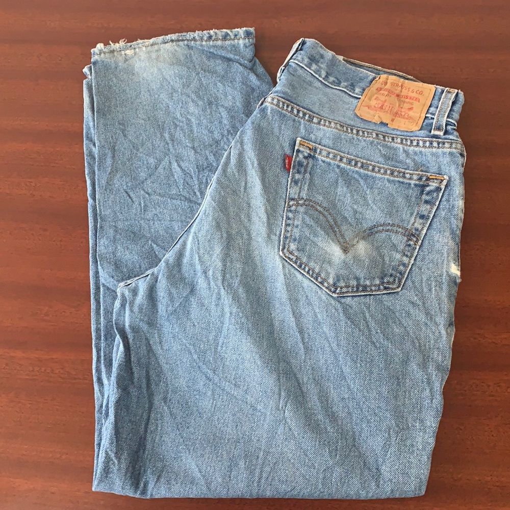 Vintage man’s 560 Levi’s mom jeans